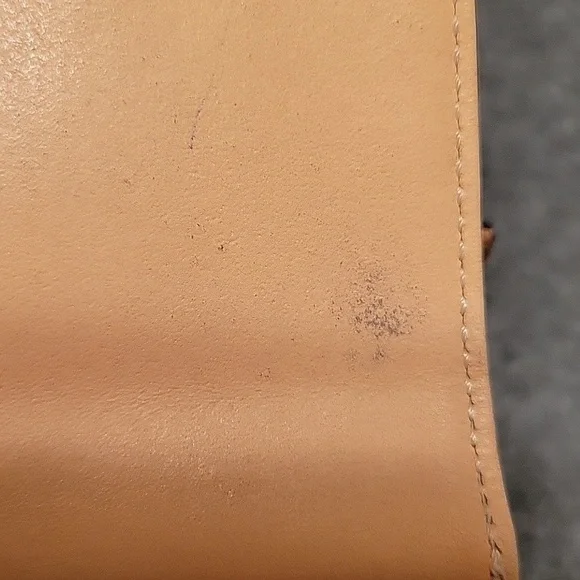 Small Kate Spade wallet snap & zipper closure...sew pictures for condition - Picture 11 of 15